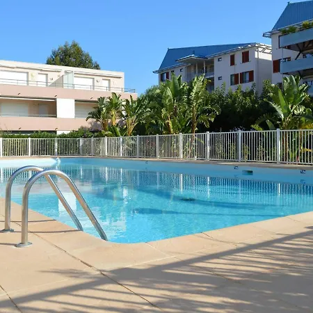 Apartment T2 Climatise Avec Piscine, Terrasse Et Parking A 600m De La - - Fr-1-251-399